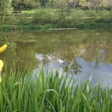 18 Personnes Avec Etang Saint-Jacques-dʼAmbur