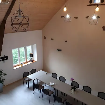 18 Personnes Avec Etang * Saint-Jacques-dʼAmbur