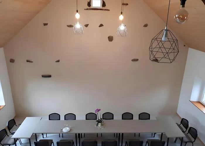 18 Personnes Avec Etang * Saint-Jacques-dʼAmbur