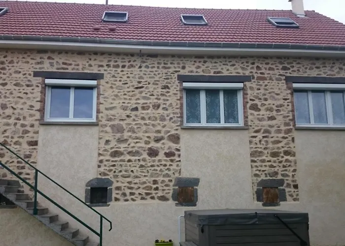 18 Personnes Avec Etang